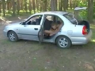 جنس في سيارة
