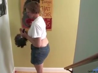 Housewife starts to masturbate