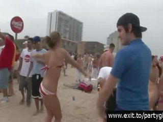 Публичен misbehaviour плаж парти тийнейджъри видео