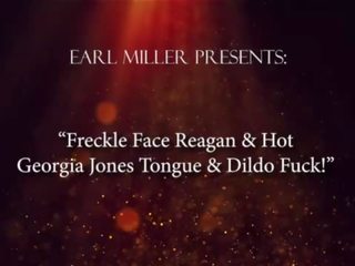 Freckle faccia reagan & favoloso georgia jones lingua & dildo fuck&excl;