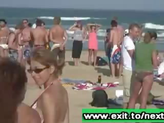 Плаж парти с пиян горещ до врата момичета видео