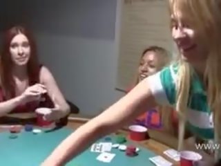 若い 女の子 ファック 上の ポーカー 夜