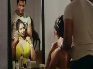 Warga india cantik pelakon wanita mandi dalam softcore mallu filem