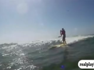 مجموعة من جنسي بدس الفتيات جرِّب أو حاول surfing و jetski عار